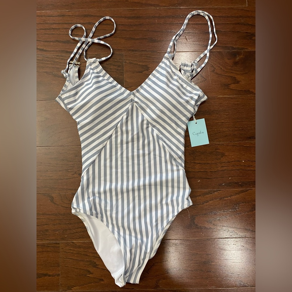 CUPSHE One-Piece Swimsuit Striped Back Cut-Out Small NWT New Vacation Beach